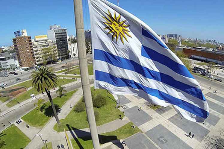 El Nuevo Gobierno Uruguayo Y La Defensa Regional De La Democracia